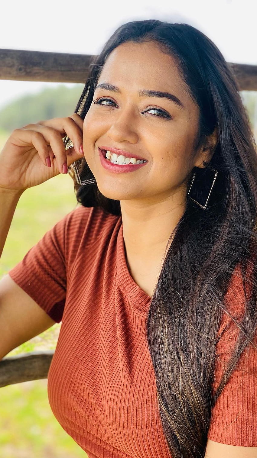 Сохини Саркар, бенгалска актриса HD тапет за телефон