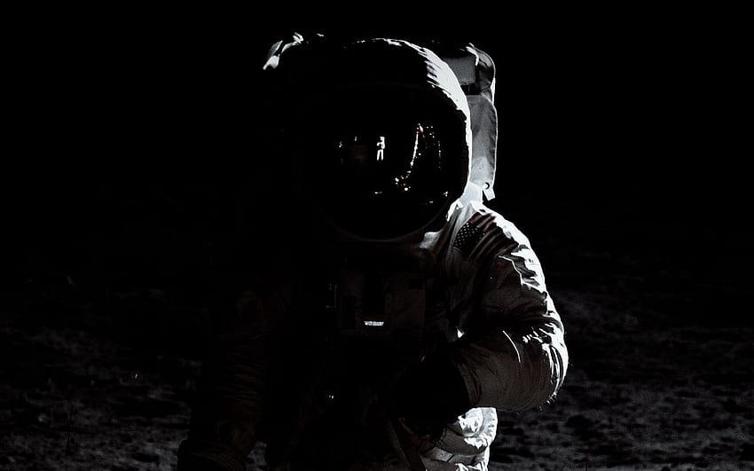 астронавт, скафандър, тъмно, космос фон 16:10, черно-бял астронавт HD тапет