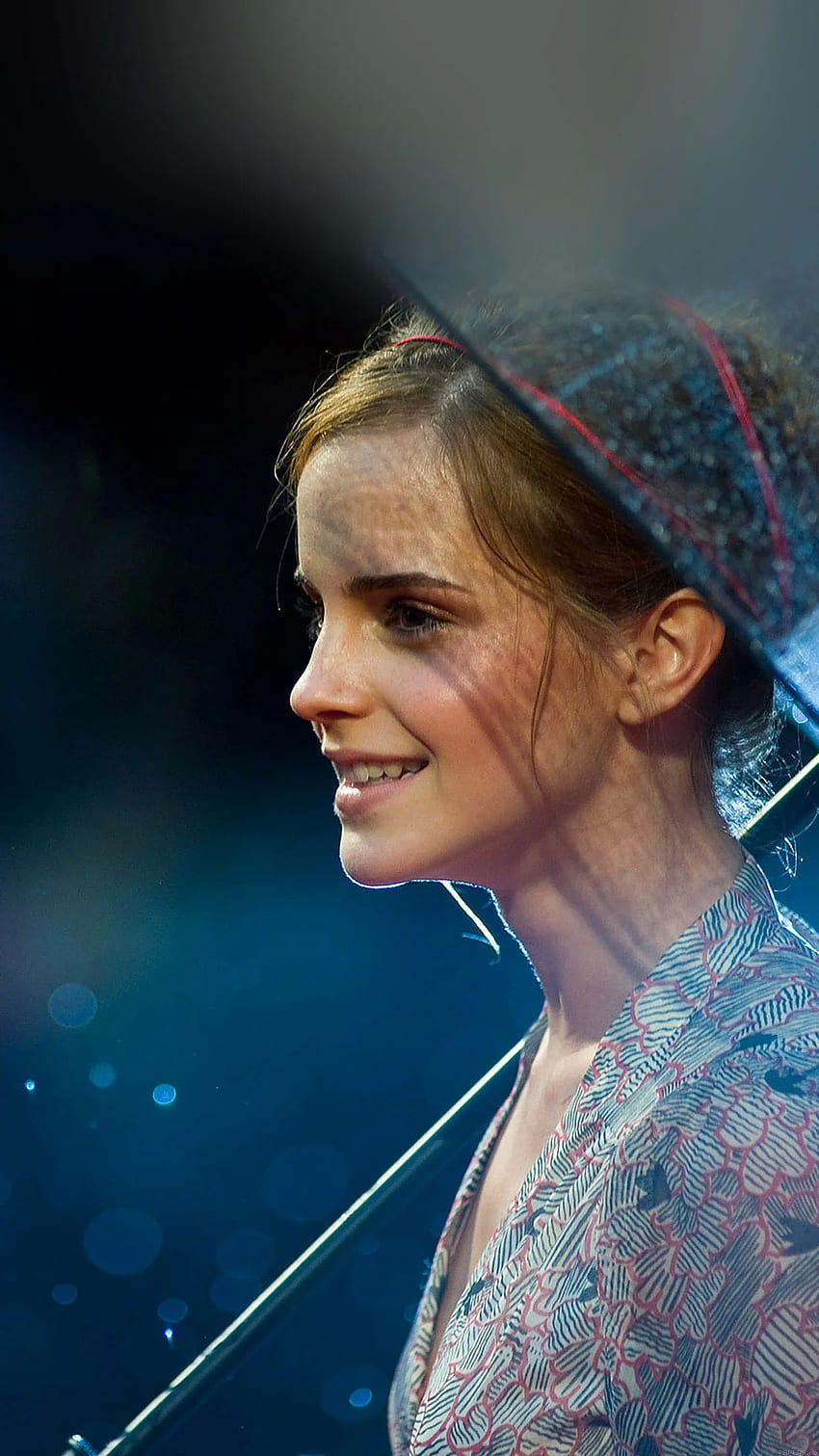 Emma Watson In Rain Girl Film Face, Emma Watson iPhone HD phone wallpaper
