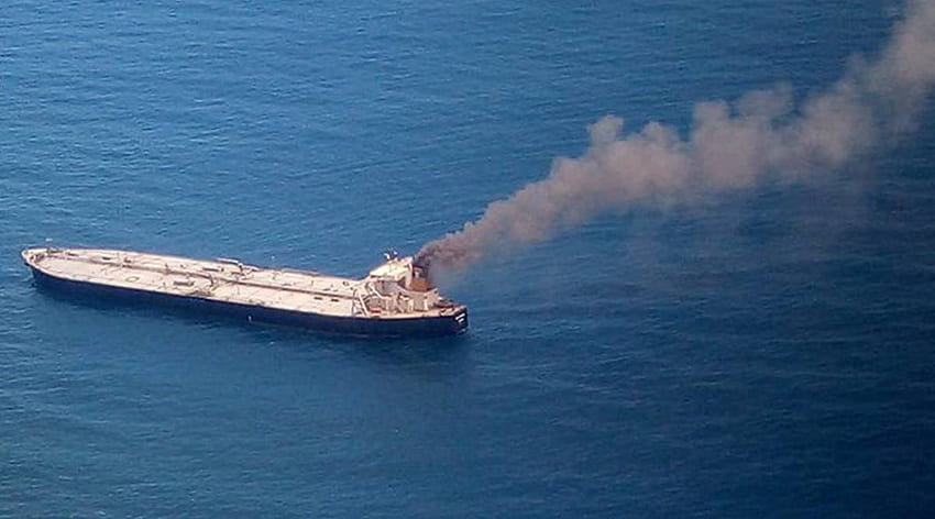 Актуална информация за пожара в индийския петролен танкер: 1 изчезнал, 1 ранен от 23 души екипаж. Бизнес новини, The Indian Express HD тапет