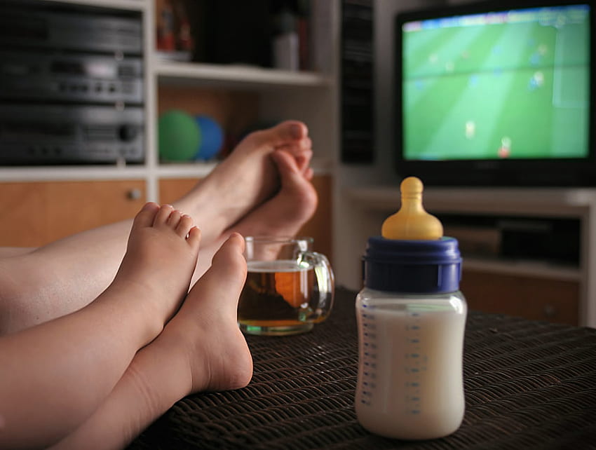 football fans, milk, football, beer, funny, sports, drinks, male, child HD wallpaper
