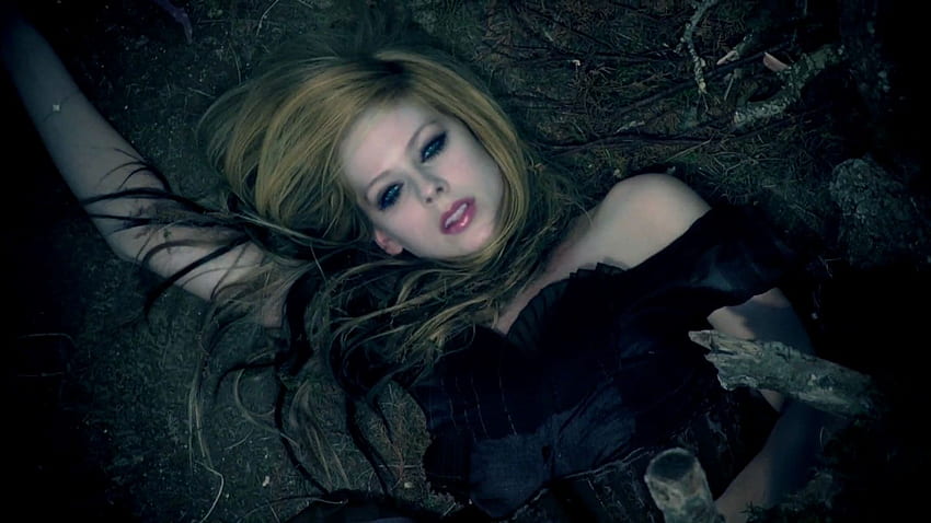 Which Avril Lavigne's Music Video Describes Your Life?, Gothic Alice in Wonderland HD wallpaper
