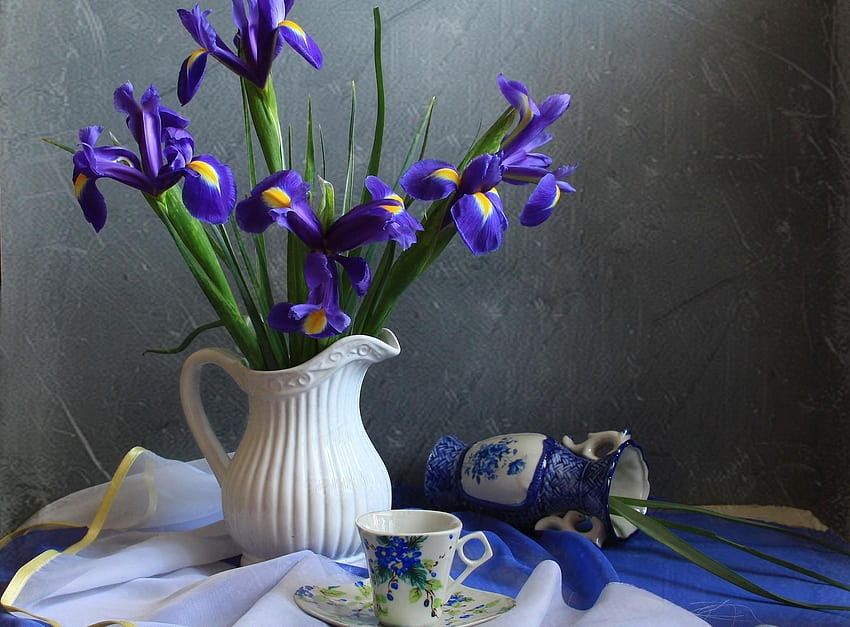 Blumen, Krug, Schwertlilien, Tiscecke, Teepaar HD-Hintergrundbild