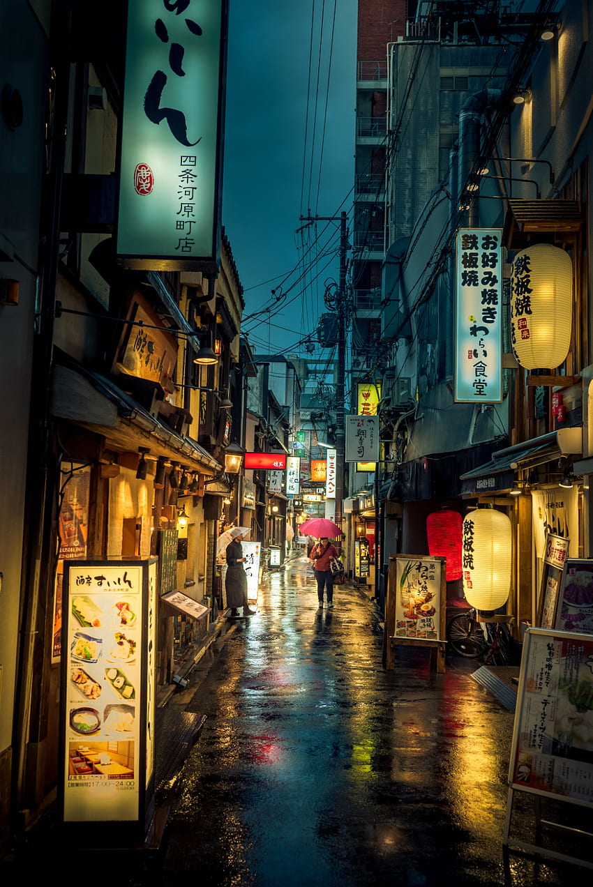 Noches lluviosas en Kioto en 2020. Noche lluviosa, Ciudad lluviosa, Japón fondo de pantalla del teléfono