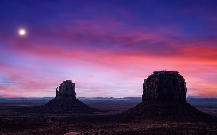 Monument Valley, evening, sunset, Colorado Plateau, sandstone buttes, West Mitten Butte, East Mitten Butte, Arizona, USA HD wallpaper