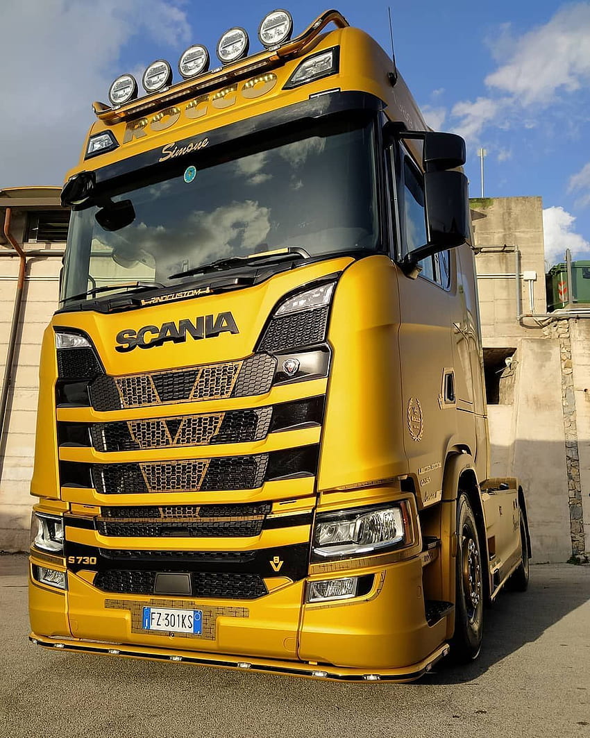Goldener Scania S730 V8. Lastwagen, kundenspezifische Lastwagen, coole Lastwagen HD-Handy-Hintergrundbild