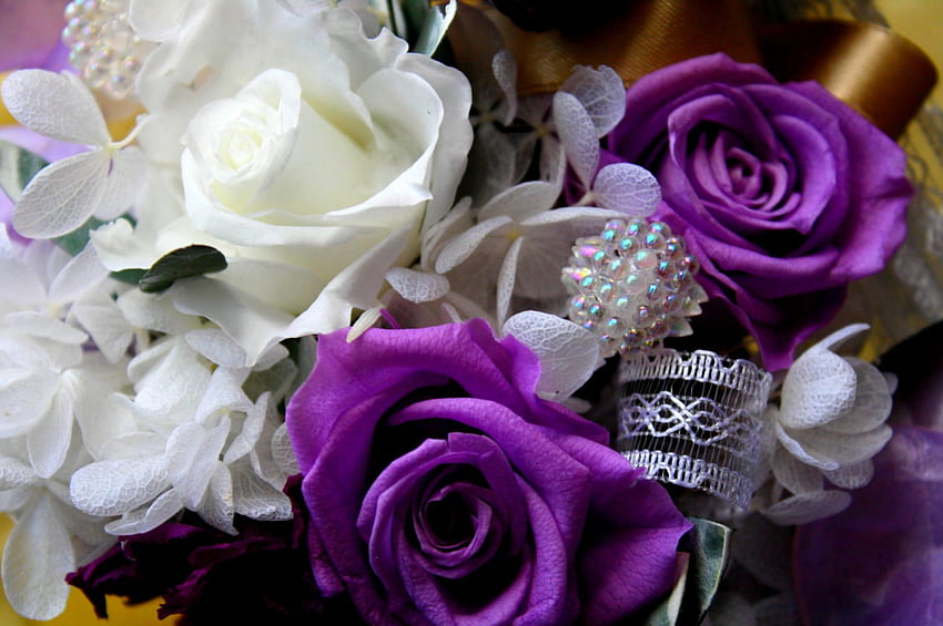 WEDDING ROSES, whiye, purple, bouquet, wedding, roses, ribbon HD wallpaper