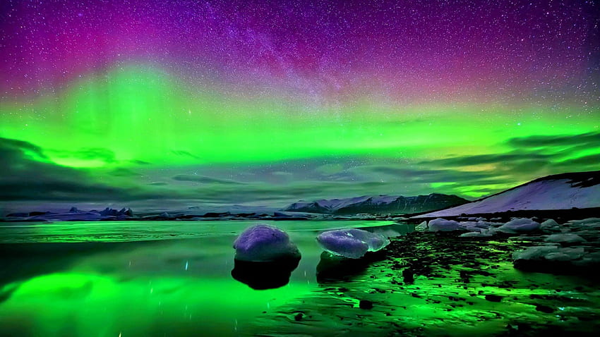 AURORA forma NORTE DA ISLÂNDIA, céu colorido, cores da natureza, paisagem, islândia, iceberg, forças da natureza, norte, cores rosa e verde, lindas luzes, nuvens, natureza, montanhas, esplendor, lugares papel de parede HD