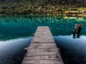 Hồ là một trong những điểm đến đẹp nhất trên thế giới, với cảnh sắc được miêu tả như một ốc đảo xanh sạch như thủy tinh. Hãy xem qua bức ảnh này và lấy cảm hứng để truy cập vào vẻ đẹp của cuộc sống.