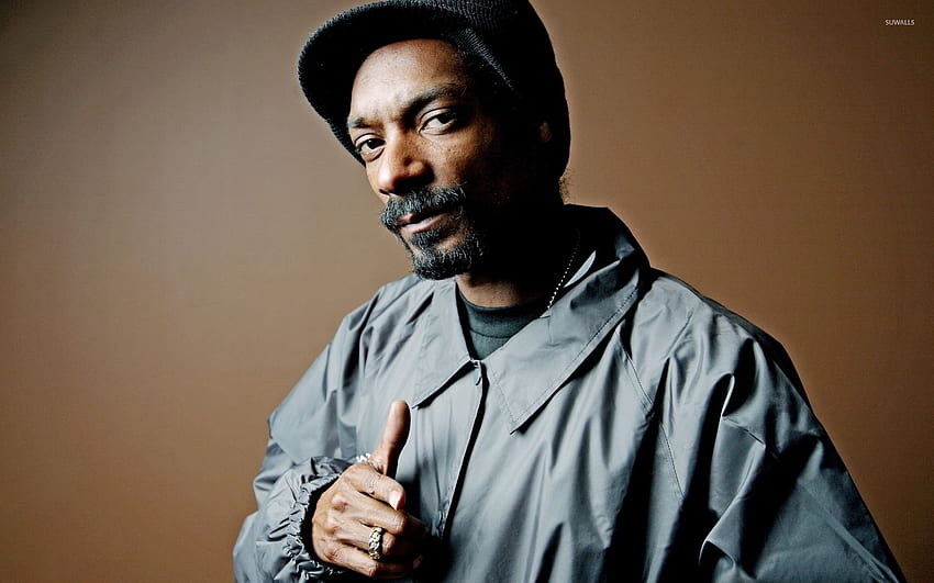 Snoop Dogg in a gray jacket - Male celebrity HD wallpaper