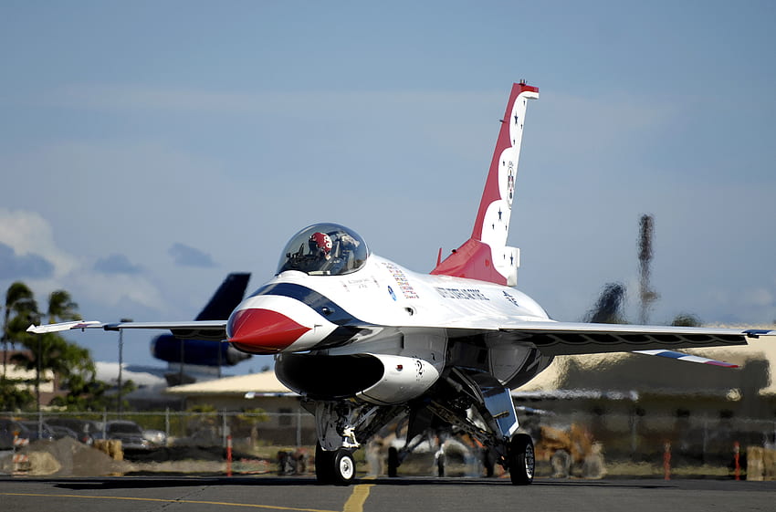 Thunderbirds пристигат за Седмицата на военновъздушните сили в Хонолулу > Военновъздушни сили > Показване на статии, Thunderbirds отиват HD тапет