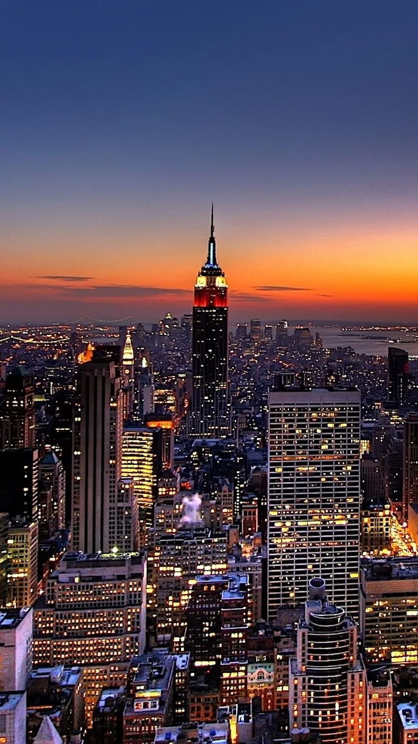 Ню Йорк, нощ, небостъргачи, изглед отгоре. iPhone, Ню Йорк през нощта HD тапет за телефон