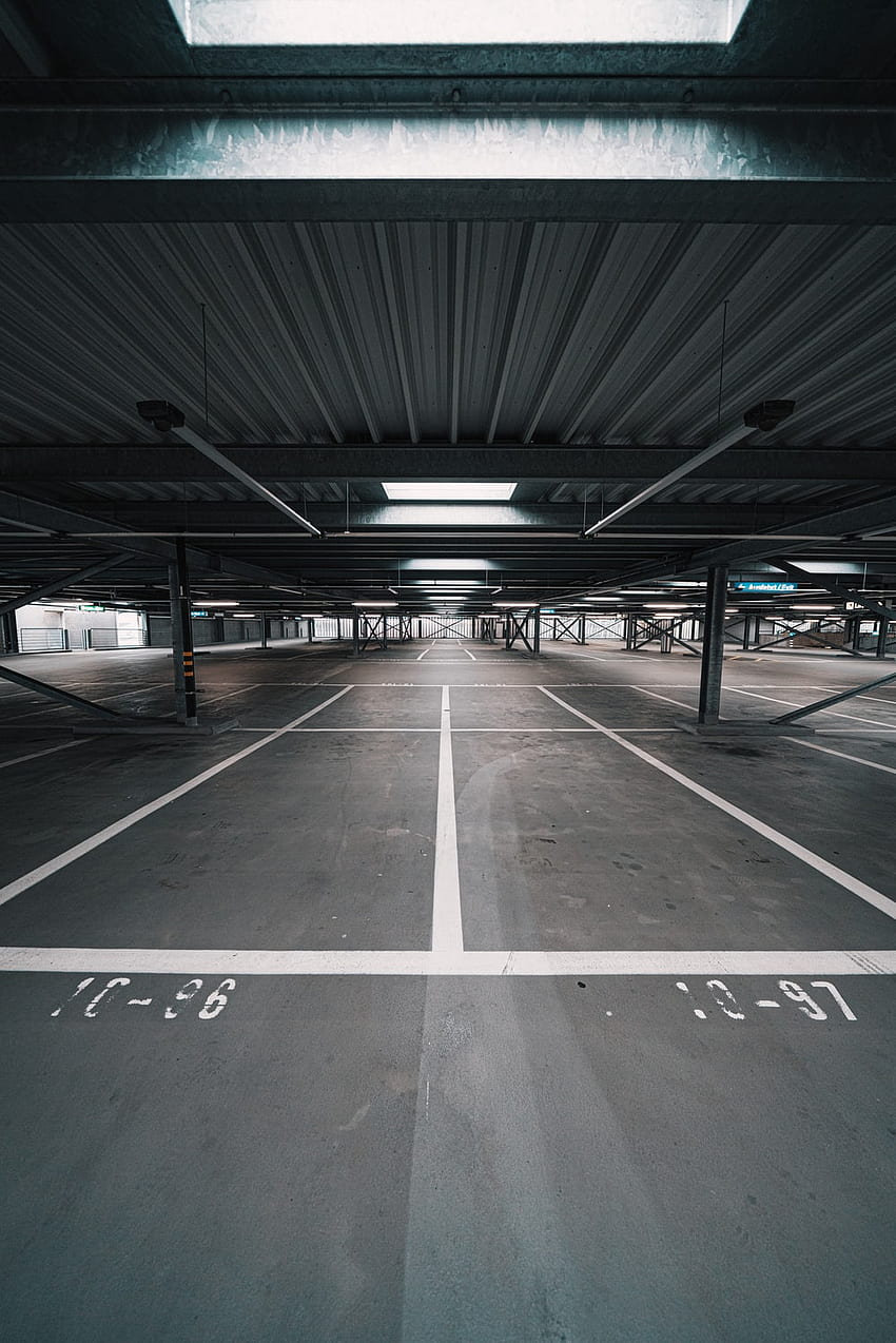 Leerer Parkplatz, leere Garage HD-Handy-Hintergrundbild