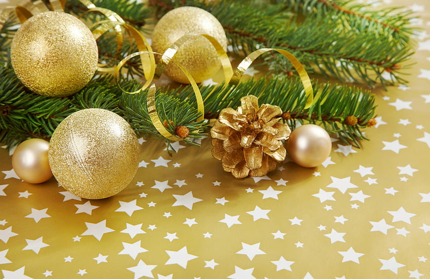 Коледни топки, празници, графика, сладки, звезди, злато, красота, Коледа, празник, вълшебна Коледа, нова година, златна, Весела Коледа, магия, топки, красива, гирлянда, дърво, Честита нова година, украса, красива, Коледа, зелено, топка, жълто, декорации, прекрасно HD тапет