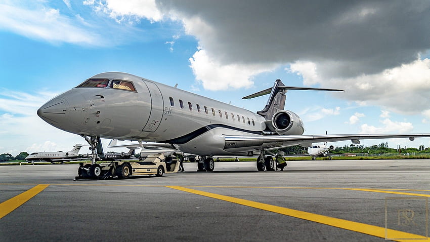 Private Jets Bombardier Global Express. For Super Rich HD wallpaper