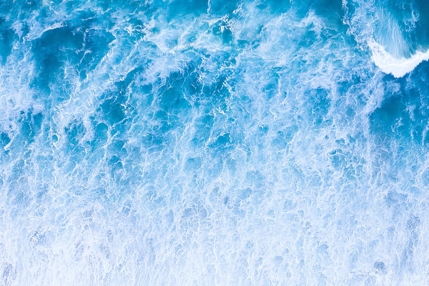 Vista superior de las olas del mar blancas embravecidas, computadora de ondas estéticas fondo de pantalla