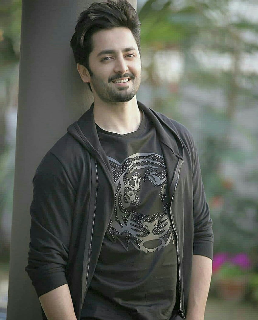 May contain: one or more people, people standing and beard. Mens summer  hairstyles, Afghan girl, Pakistani actress, Danish Taimoor HD phone  wallpaper | Pxfuel
