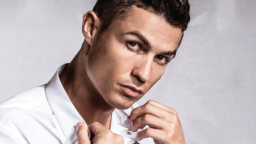 Beyaz gömlekli Portekizli futbolcu Cristiano Ronaldo ve - HD duvar kağıdı