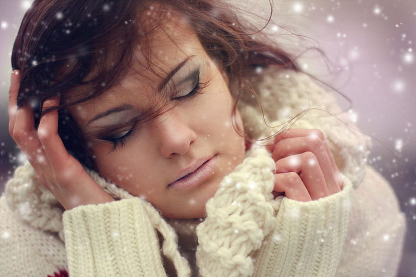 Cold winter days, winter, wonderful, beauty, snowflakes, season, warmth, snow, cold days, lips, sweater, sweet, white, beautiful lady, beautiful woman, cold, make up, face, scarf, hair HD wallpaper