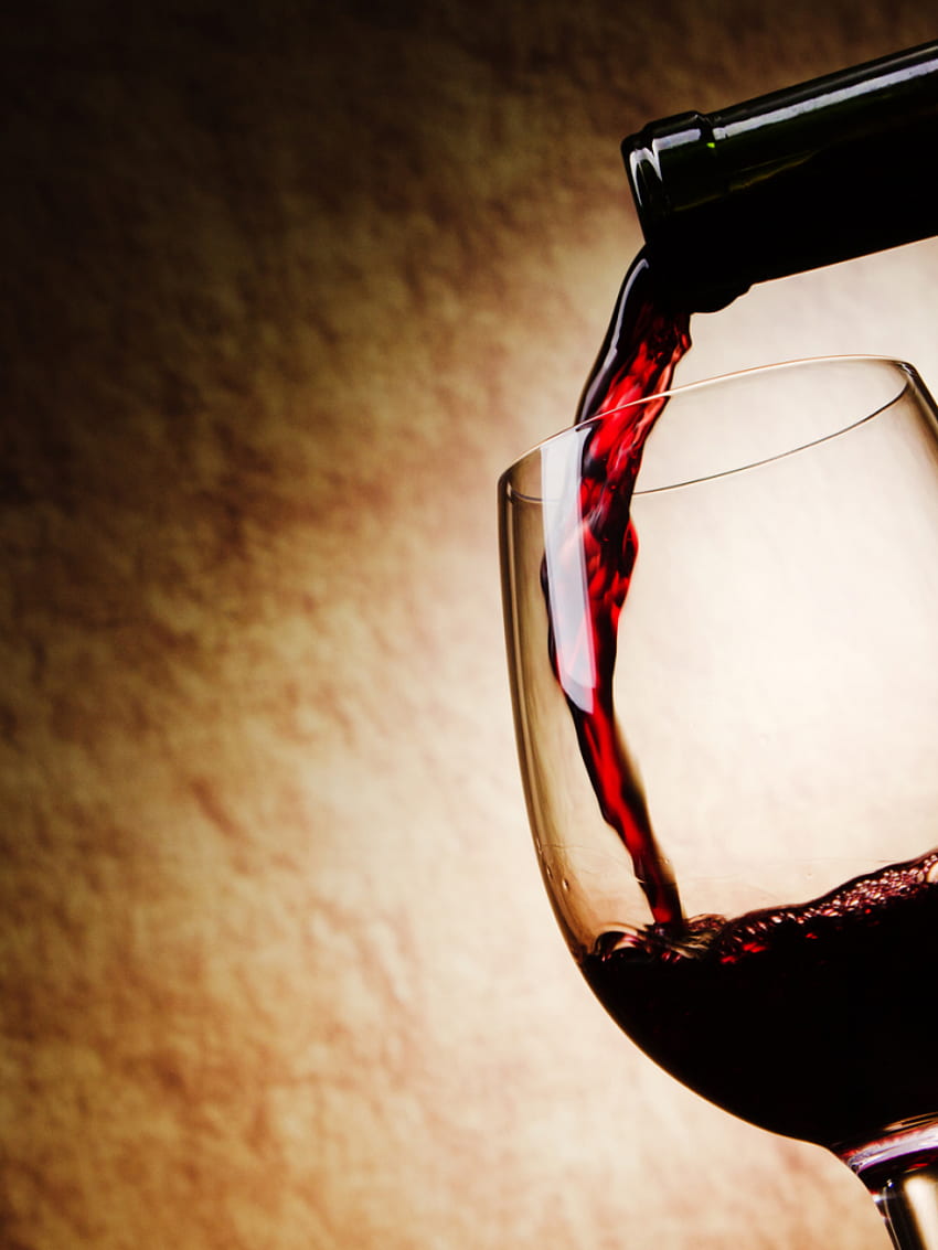 Стъклена бутилка за вино налива червено 72029 UP [] за вашия мобилен телефон и таблет. Изследвайте червеното вино. Вино, Винена страна, Винена естетика HD тапет за телефон