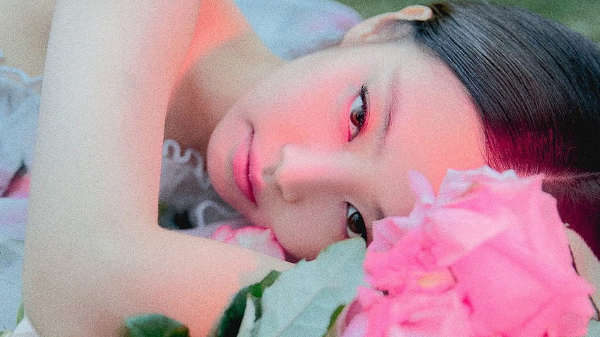 Jennie Flower Pink Park Summer Music Kpop HD wallpaper