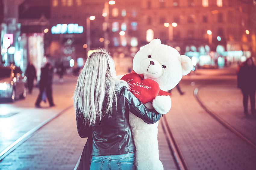 Young Woman Walking with a Big Teddy Bear at Night Stock . picjumbo, Bear Girl HD wallpaper