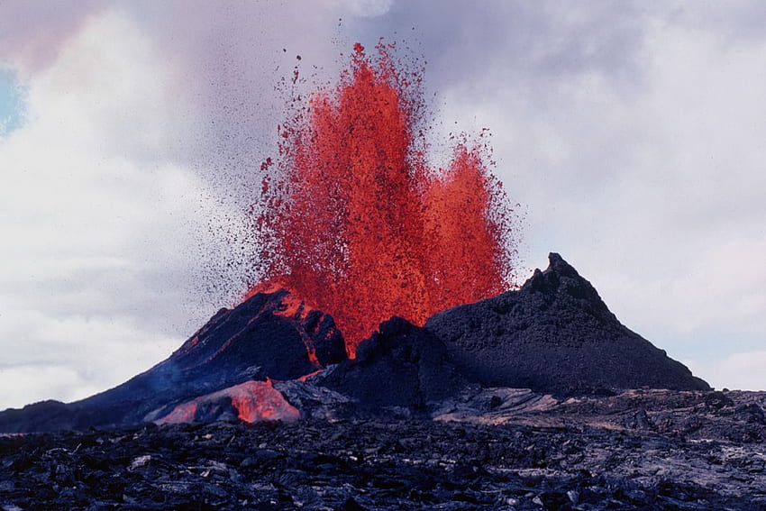 unforgettable of Kilauea over, Hawaii Volcano HD wallpaper