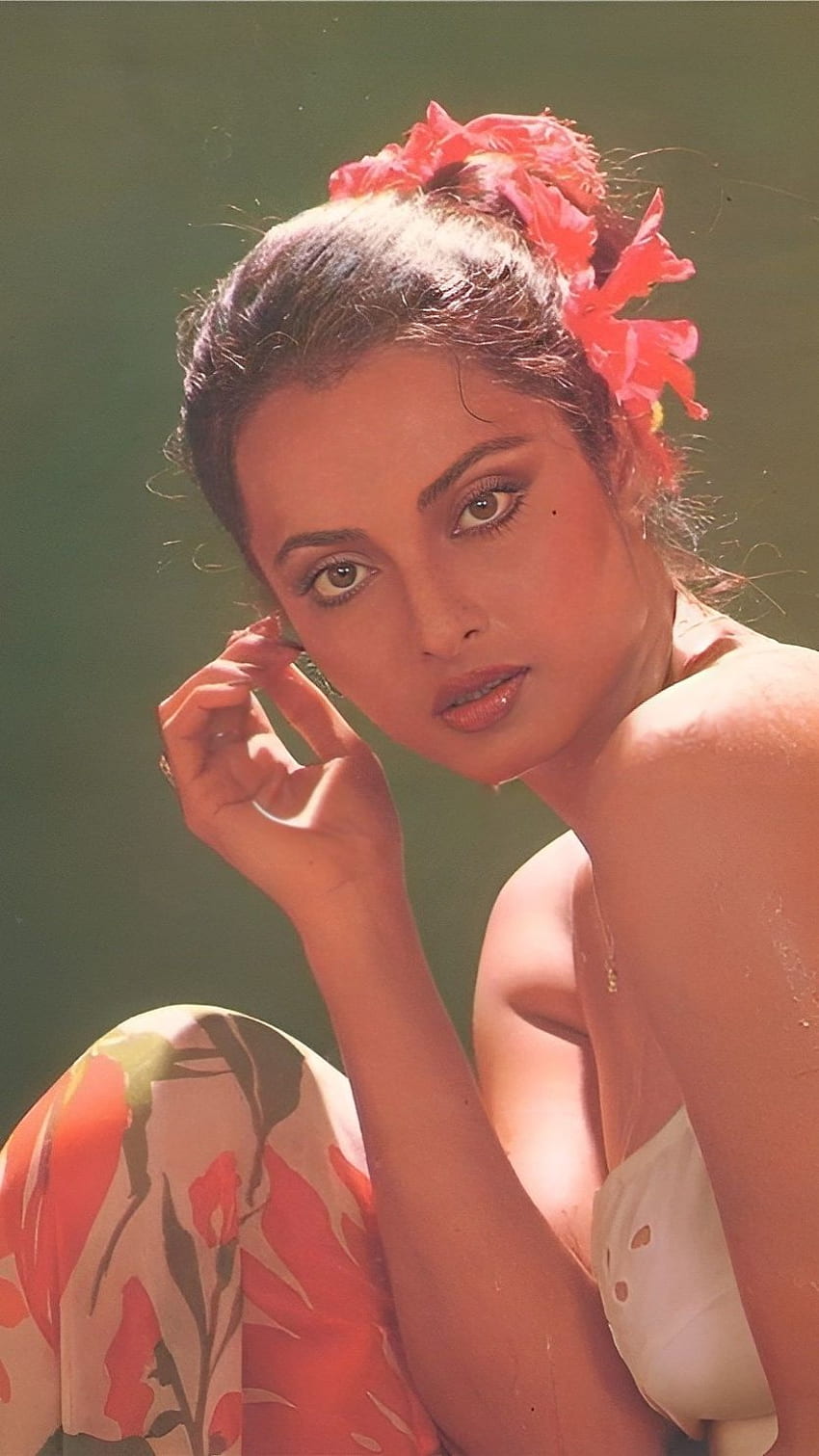 Rekha, bollywood actress, vintage HD phone wallpaper