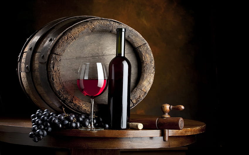 赤ワインと小さなワイン樽。 高画質の壁紙