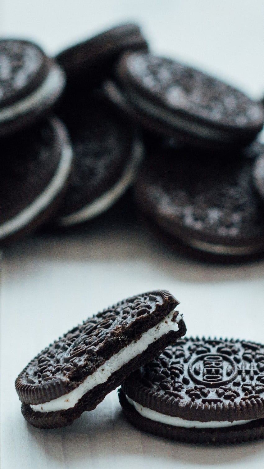 Oreo, Biscuit, Chocolate, Cream, Cookie, Dessert for iPhone 8, iPhone 7 Plus, iPhone 6+, Sony Xperia Z, HTC One - Maiden, Cookies and Cream HD phone wallpaper