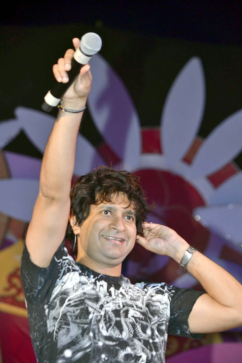 Il cantante di Bollywood KK muore poco dopo il concerto di Kolkata - Connected To India, Krishnakumar Kunnath Sfondo del telefono HD