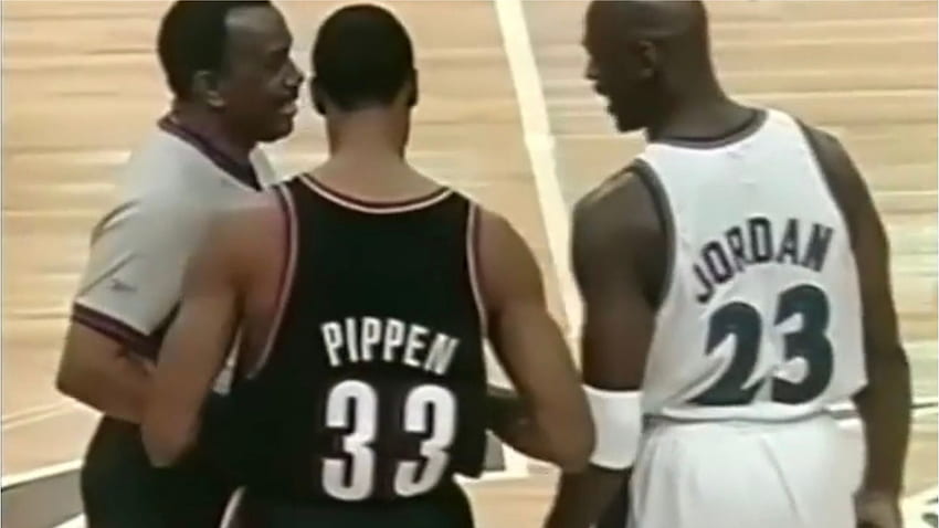 What happened when Michael Jordan, Wizards played against his, Michael Jordan and Pippen HD wallpaper