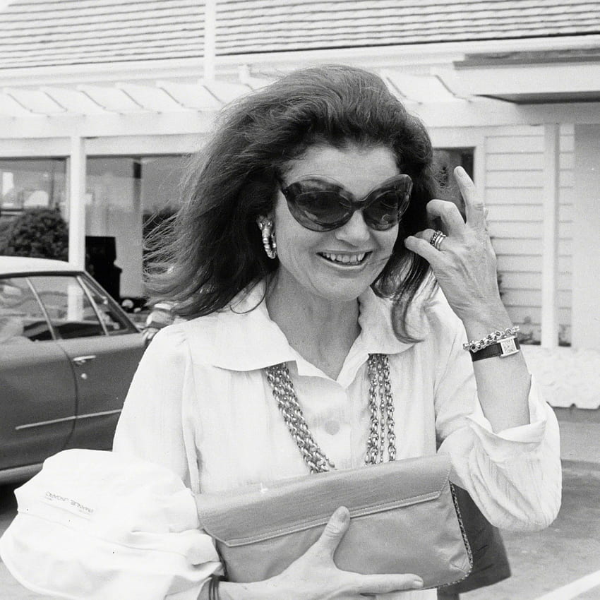 Conselheiro da WH chama Melania Trump, que cortou as árvores de Jackie Kennedy do jardim de rosas, a 'Jackie Kennedy de seu tempo', Jacqueline Kennedy Papel de parede de celular HD