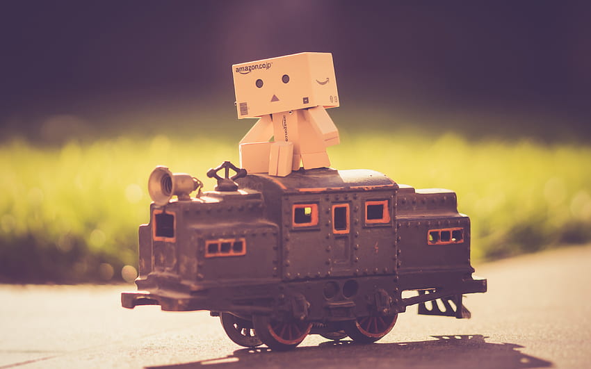 Danbo, robot di cartone, treno, scatola danboard con risoluzione. Alta qualità, scatola robot Sfondo HD