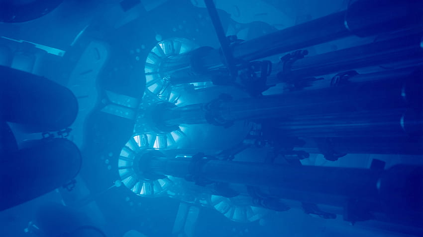 Das Leuchten der Cherenkov-Strahlung aus einem Kernreaktor WQ HD-Hintergrundbild