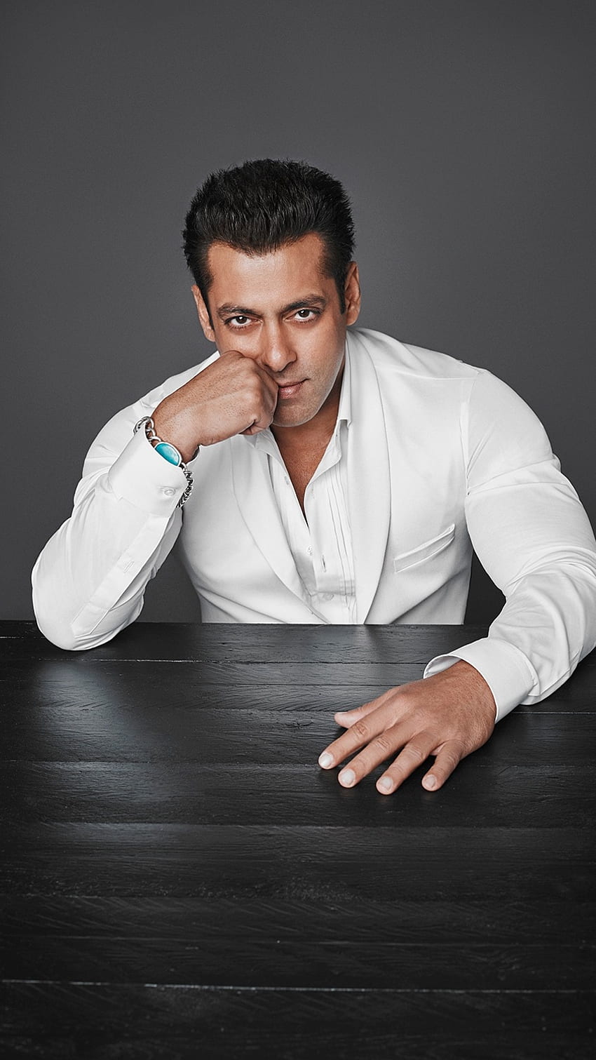 Salman Khan, actor de Bollywood fondo de pantalla del teléfono
