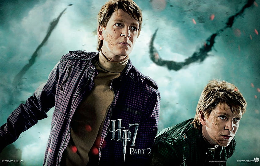look, the battle, Gemini, Harry Potter, George, Fred, the brothers Weasley, The battle for Hogwarts, Harry Potter and the Deathly Hallows part 2, Harry Potter and The Deathly Hallows part 2 HD wallpaper