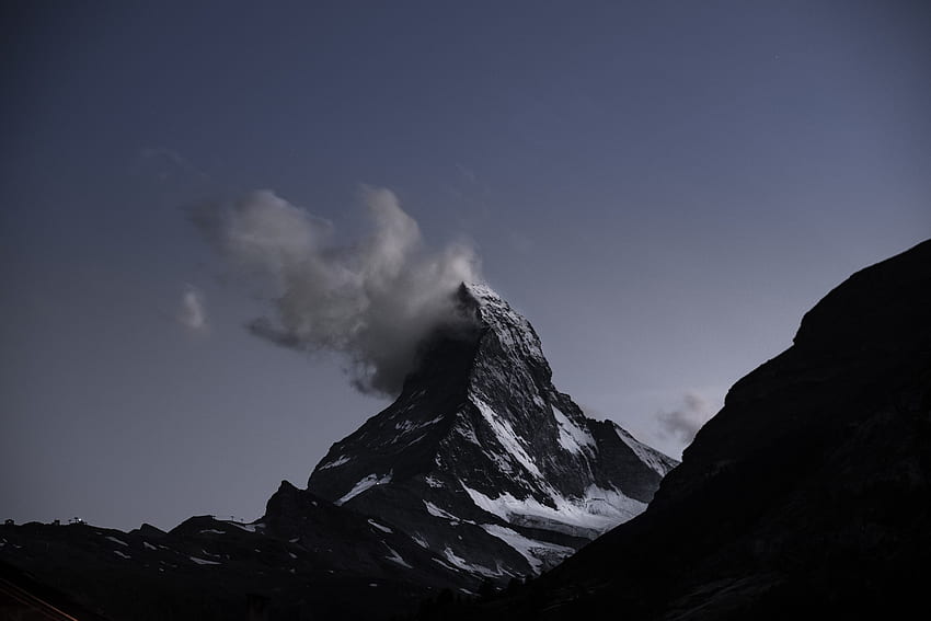 Matterhorn, montañas, cielo, nubes fondo de pantalla