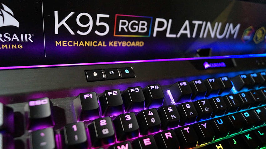 CES 2017: Геймърска клавиатура Corsair K95 RGB Platinum HD тапет