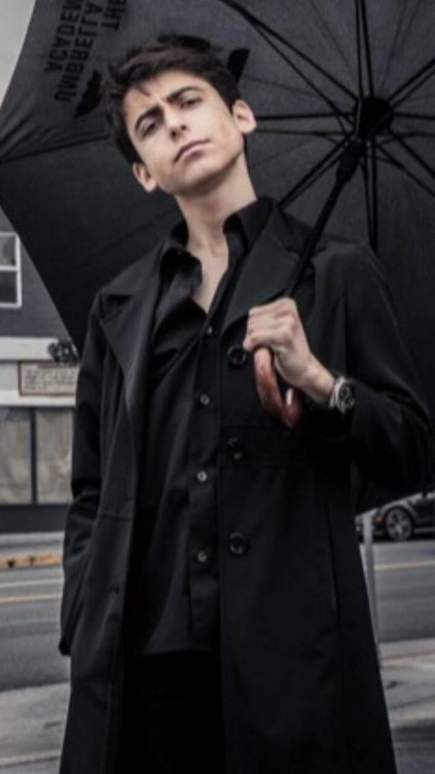 Aidan Gallagher, número cinco The Umbrella Academy fondo de pantalla del teléfono