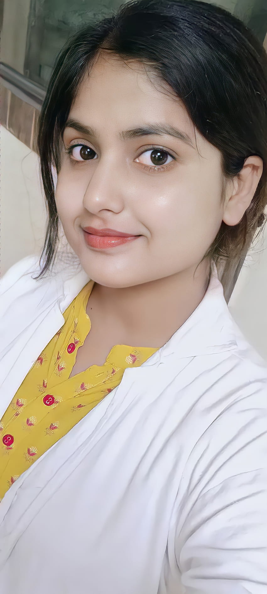 Piękna dziewczyna, lekarka, indyjska Tapeta na telefon HD
