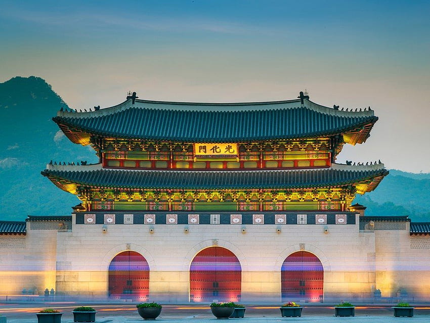 Gyeongbokgung Palace is the largest—and arguably the most, Korea Palace HD wallpaper