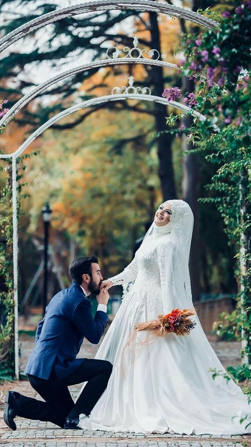 61,000+ Muslim Couple Pictures