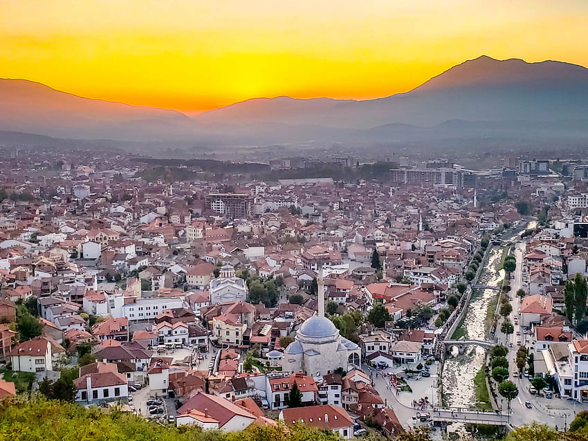 Scott Hub - Blog Gönderisi - Perşembe, Priştine'den Prizren, Kosova'ya HD duvar kağıdı
