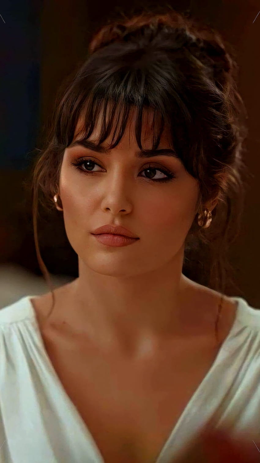 Hande Ercel, turecka aktorka Tapeta na telefon HD