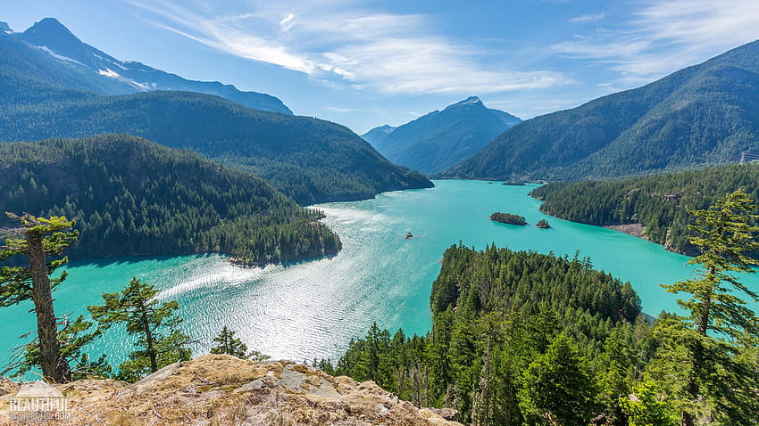 Diablo Lake es un embalse en las montañas Cascade del norte del estado de Washington fondo de pantalla