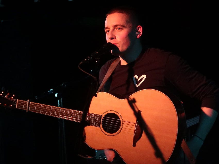 Dermot Kennedy. Dermot Kennedy Keep The Evenings Long Tour HD wallpaper ...