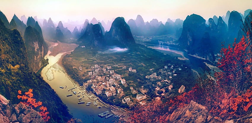 Montagnes karstiques au coucher du soleil, rivière, Chine, ville, beau, bâtiments, brouillard, magique, bateaux, automne, montagnes, forêt, coucher de soleil Fond d'écran HD