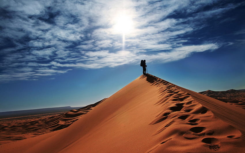 ธรรมชาติ ดวงอาทิตย์ ทะเลทราย จุดสุดยอด ยอดเขา นักเดินทาง ผู้เดินทางไกล วอลล์เปเปอร์ HD