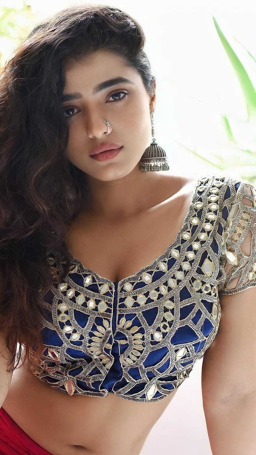 Kethika sharma, aktris telugu wallpaper ponsel HD